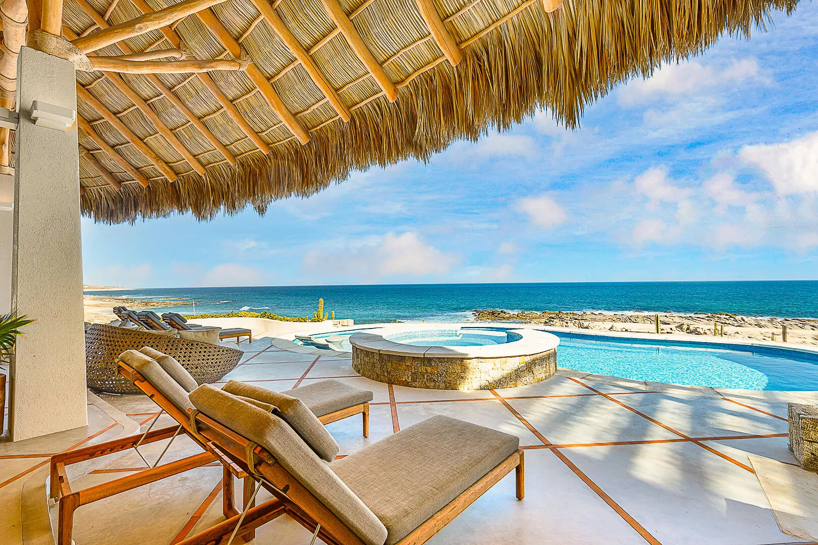 Custom Luxury Homes in Maravilla