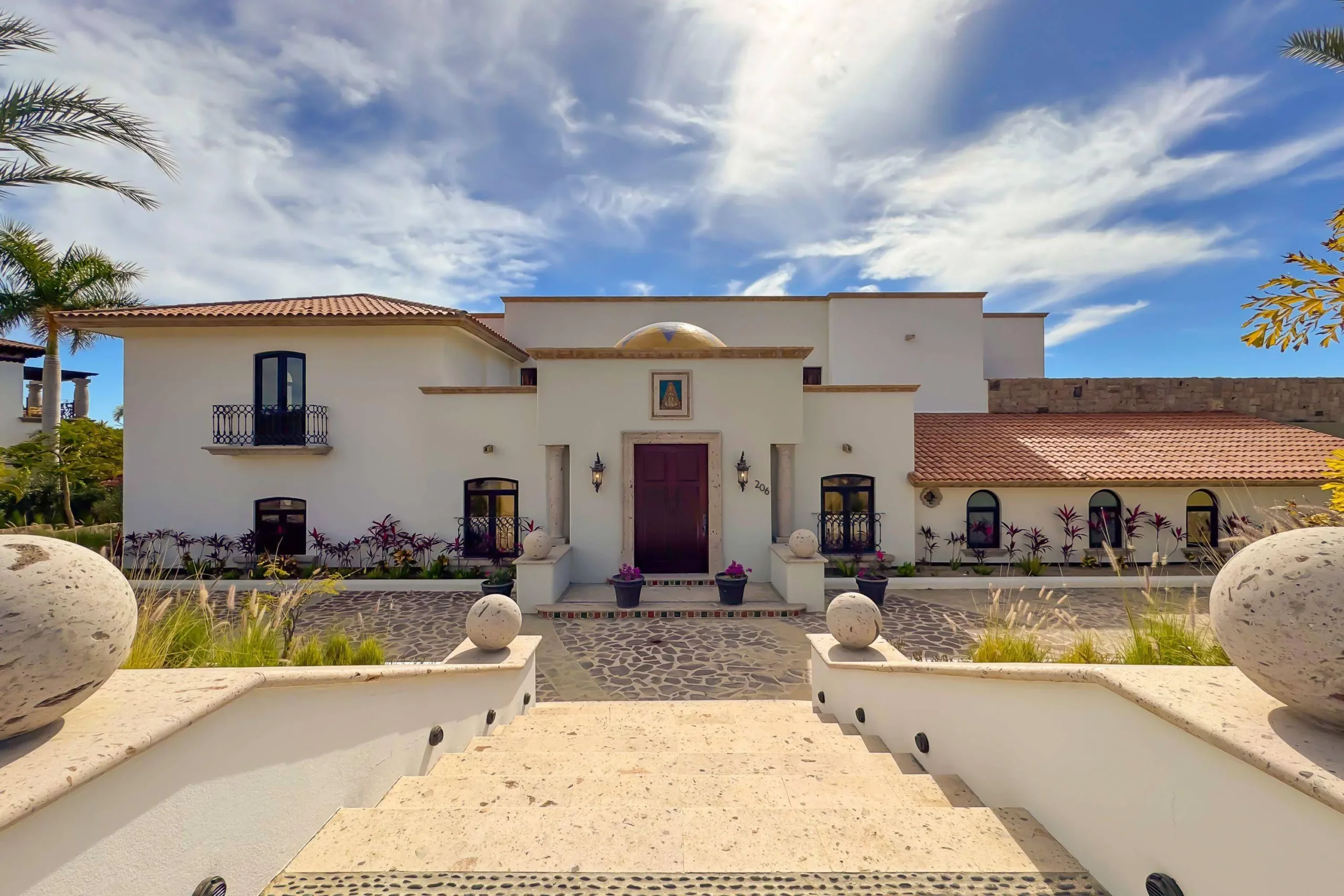 Custom Luxury Homes in Maravilla