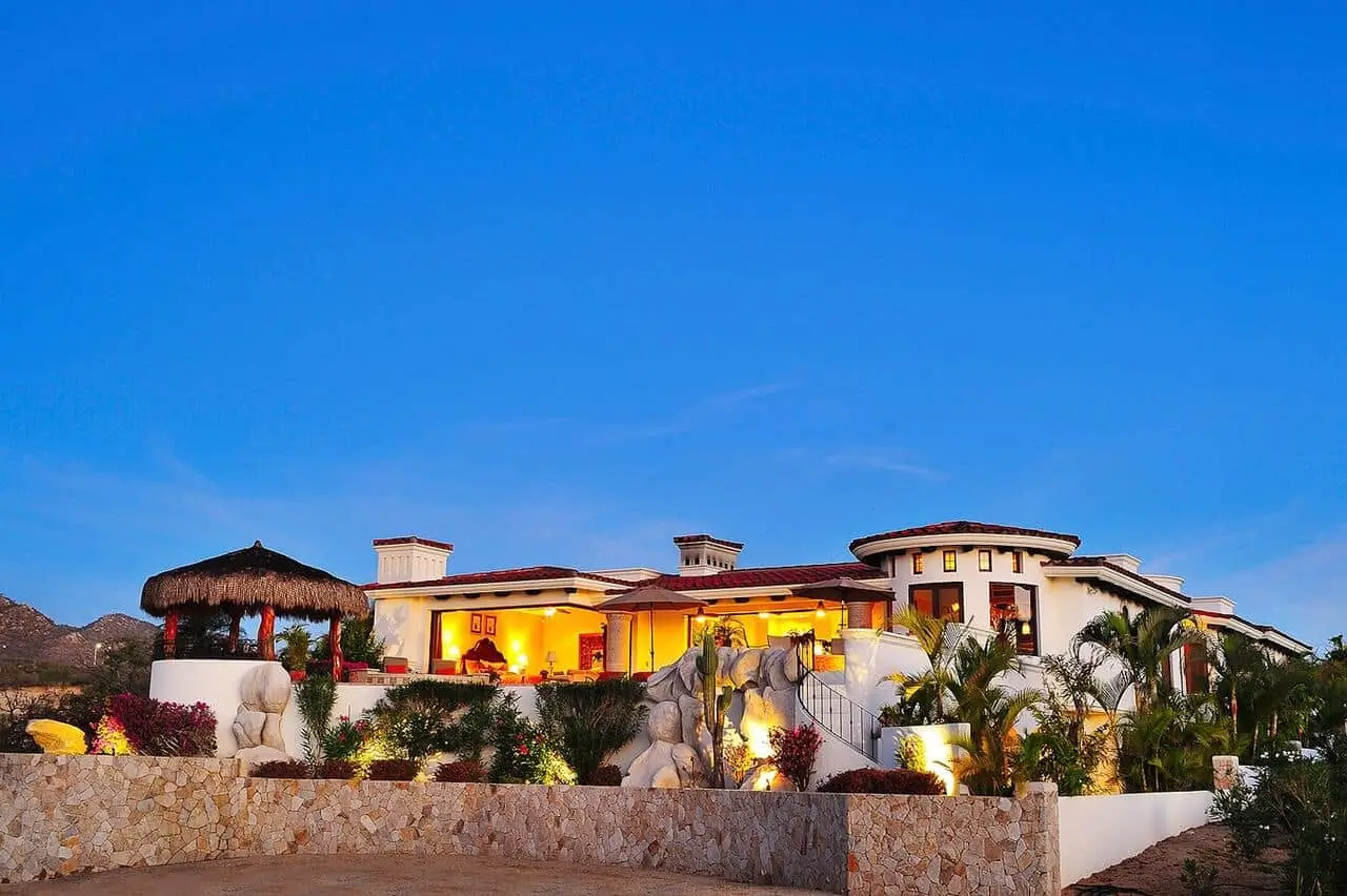 Custom Luxury Homes in Maravilla