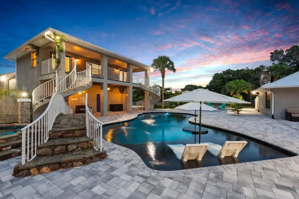 Exclusive Houses in Maravilla For Sale
