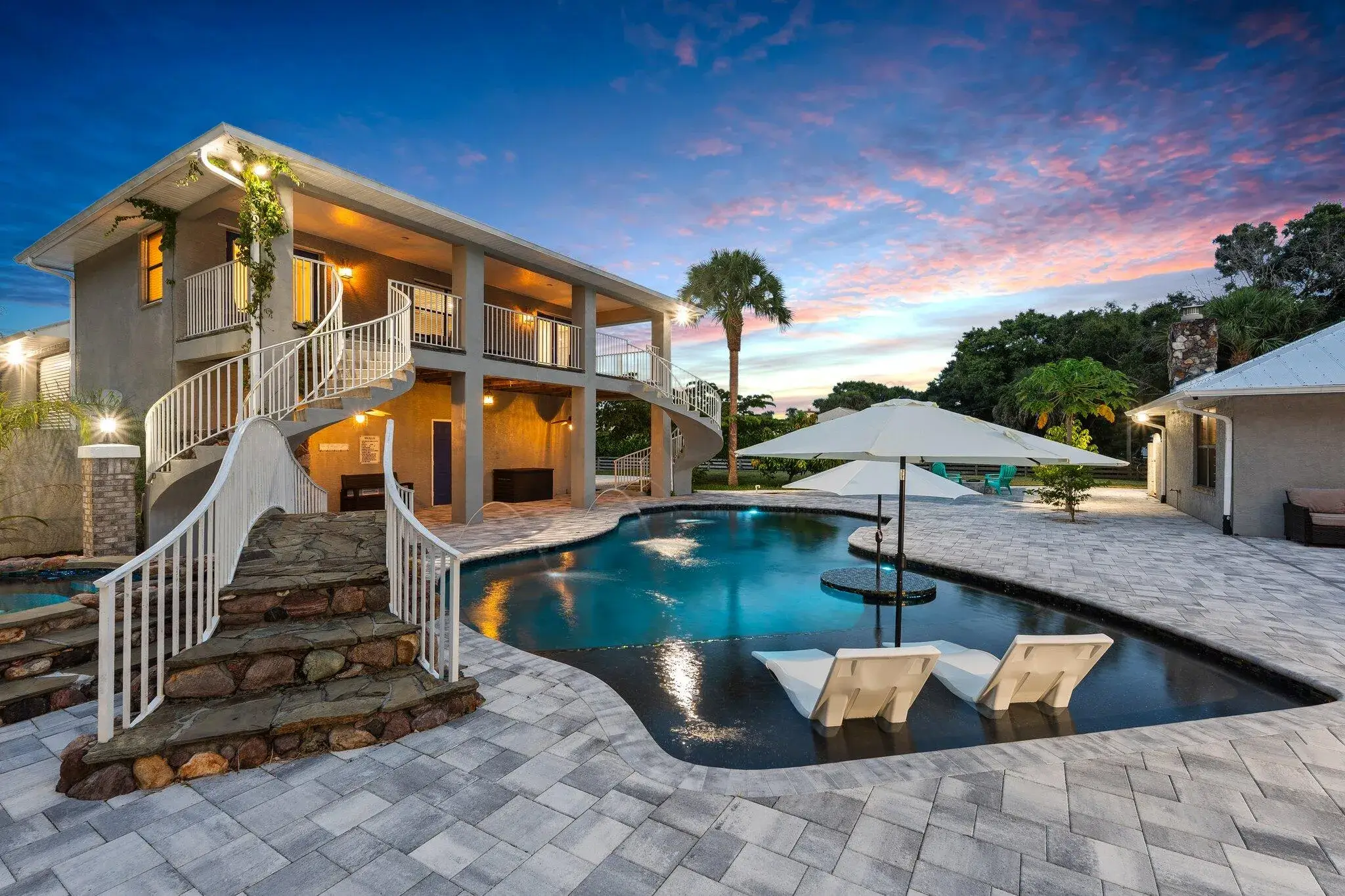 Exclusive Houses in Maravilla For Sale
